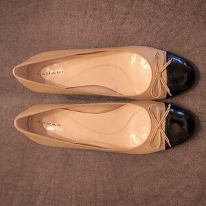 Tahari 'Maisy' Black Patent and Nude Heels - size 10